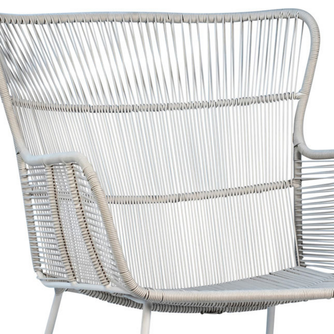 outdoor dining furniture
