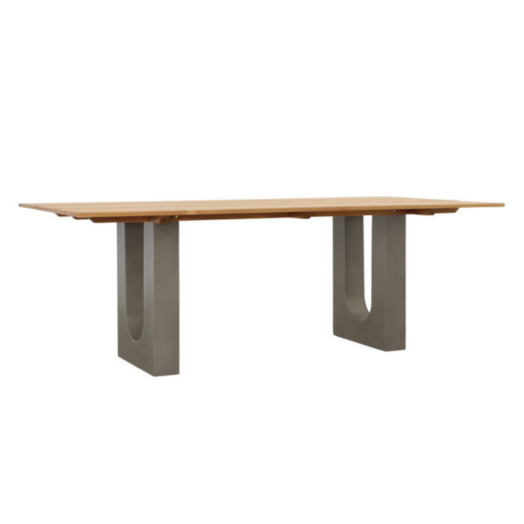 outdoor dining table