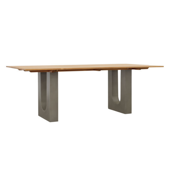 outdoor dining table