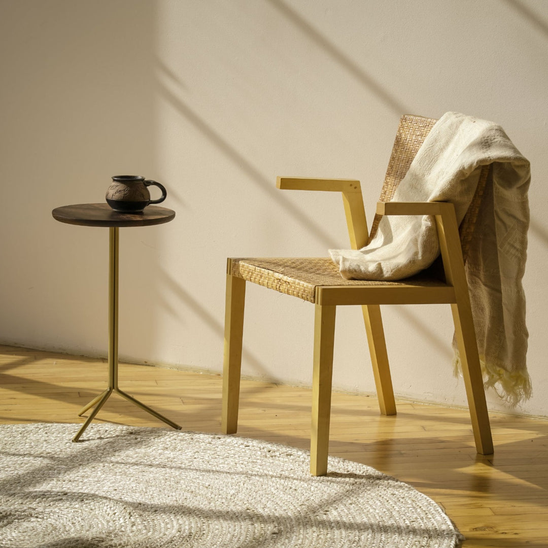 Eaves Drink Table