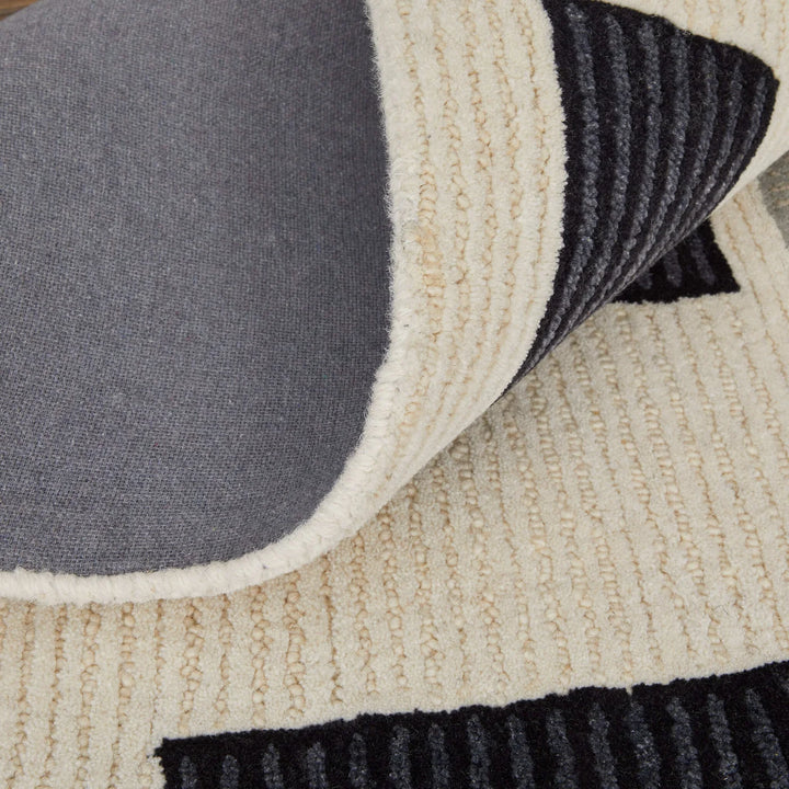 Maguire Rug Ivory/Black